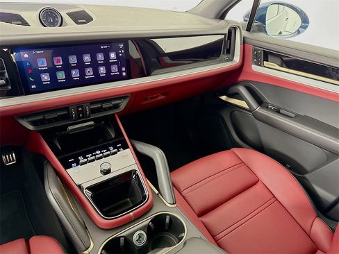 New 2025 Porsche Cayenne S image 26
