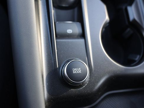 Used 2025 Ford Explorer Active image 34