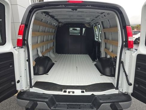 Used 2024 GMC Savana 2500 w/ Driver Convenience Package image 19