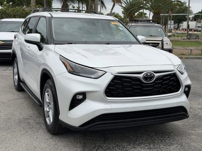 Used 2023 Toyota Highlander LE