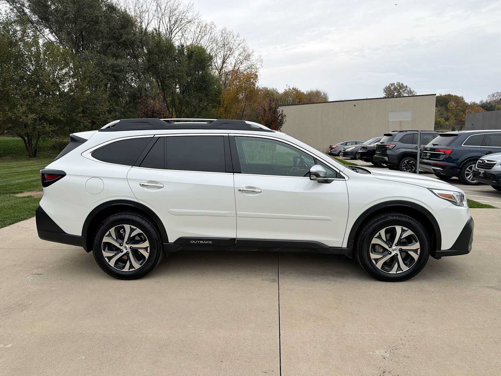 Used 2020 Subaru Outback Touring w/ Popular Package #2 AWD/4WD image 7