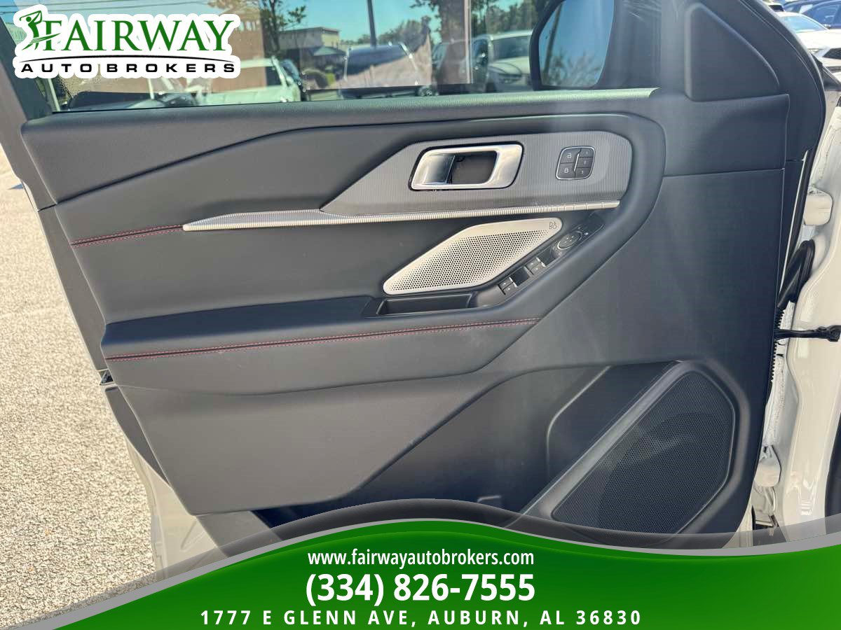 Used 2025 Ford Explorer ST w/ Sun And Sound Package AWD/4WD image 31