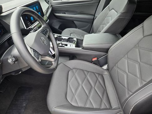 Used 2026 Volkswagen Atlas Cross Sport SE FWD image 18
