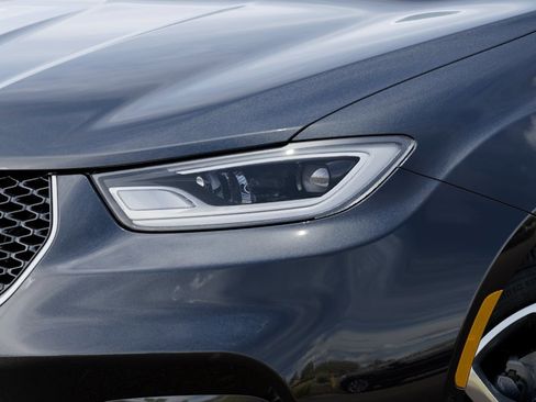 New 2026 Chrysler Pacifica Pinnacle image 6