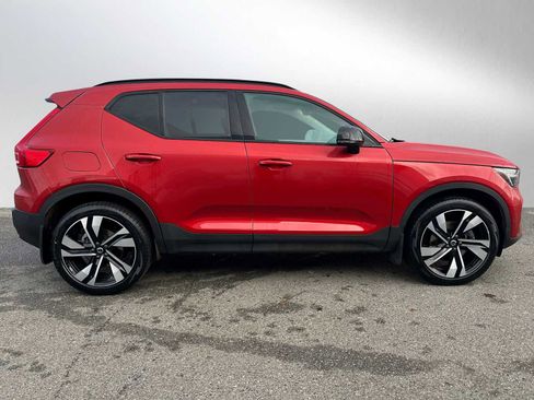 Certified 2024 Volvo XC40 B5 Plus w/ Protection Package Premier image 2