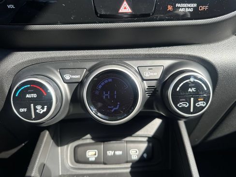 Used 2026 Hyundai Venue SEL FWD image 19