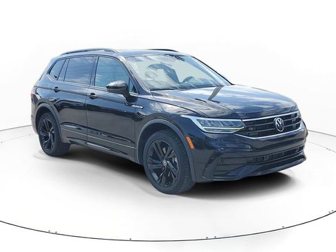 Certified 2023 Volkswagen Tiguan SE R-Line FWD image 1