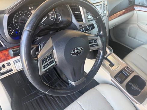Used 2012 Subaru Outback 2.5i Limited w/ Moonroof Pkg image 15