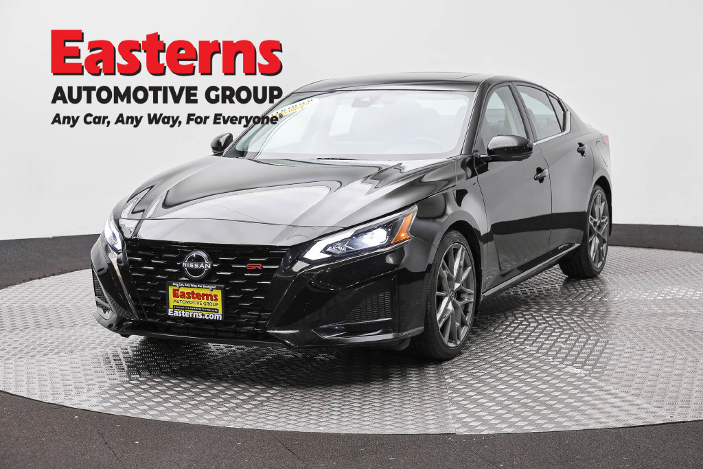 Used 2023 Nissan Altima 2.0 SR FWD image 1