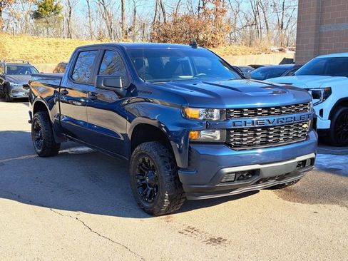 Used 2021 Chevrolet Silverado 1500 Custom image 3