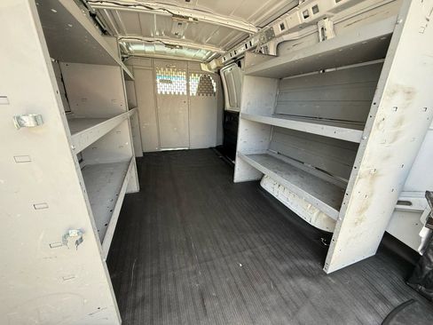 Used 2021 Chevrolet Express 2500 RWD 2500 135 w/ Driver Convenience Package image 30