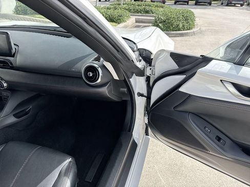 Used 2019 MAZDA MX-5 Miata RF Grand Touring RWD image 21