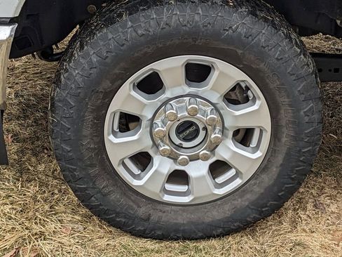 Certified 2024 Ford F350 XLT image 10