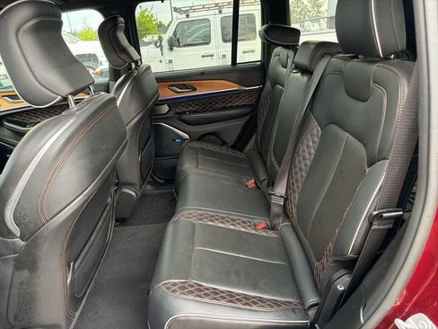 Used 2023 Jeep Grand Cherokee Summit AWD/4WD image 25
