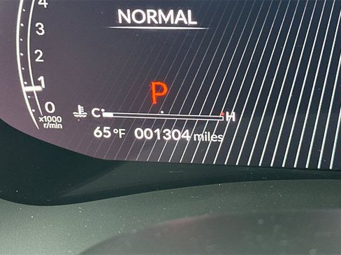 Certified 2025 Acura TLX w/ Technology Package image 28