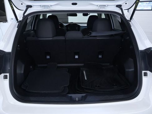 Used 2024 Subaru Crosstrek 2.0i AWD/4WD image 16