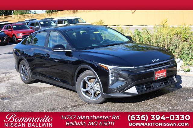 Used 2025 Kia K4 FWD image 1