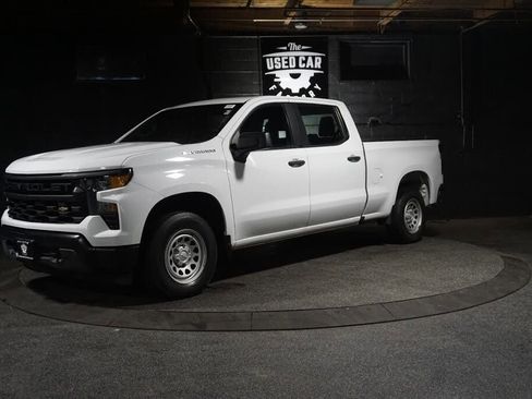 Used 2022 Chevrolet Silverado 1500 W/T w/ Trailering Package AWD/4WD image 1