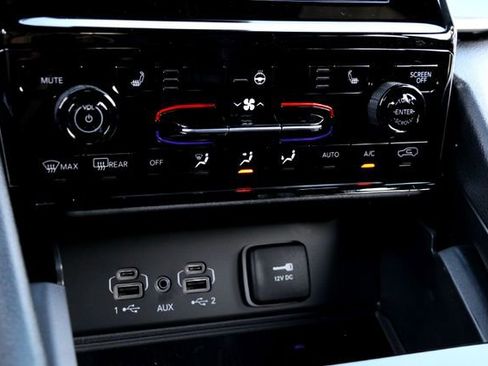 New 2025 Jeep Grand Cherokee L Laredo image 15