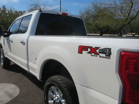 Used 2019 Ford F250 Platinum w/ Platinum Ultimate Package AWD/4WD image 7