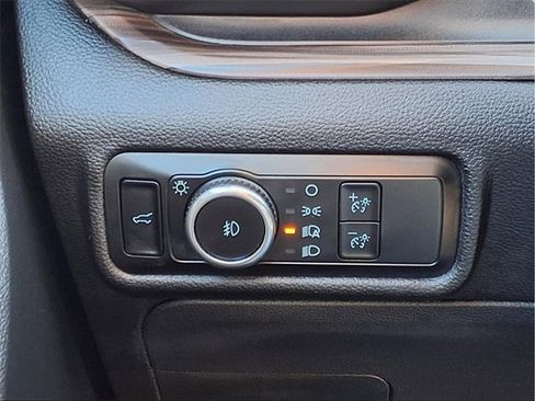 Used 2023 Ford Explorer Limited image 20