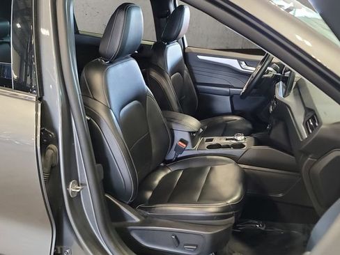 Used 2025 Ford Escape Platinum AWD/4WD image 33