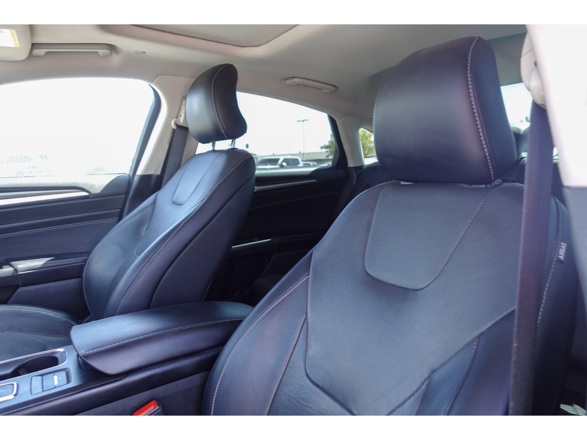 Used 2019 Ford Fusion Energi Titanium FWD image 10