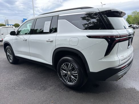 Used 2025 Chevrolet Traverse LT AWD/4WD image 8