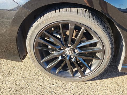 Used 2023 Toyota Camry XSE image 7