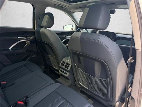 Used 2025 Audi Q5 Premium w/ Convenience Package AWD/4WD image 19