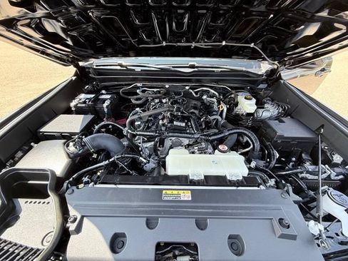 Used 2025 Toyota Tacoma SR5 AWD/4WD image 21