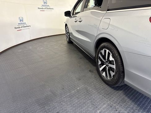 Used 2025 Honda Odyssey EX-L image 10