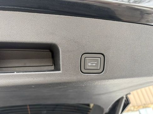 Used 2025 Buick Enclave Sport Touring w/ Power Package image 18