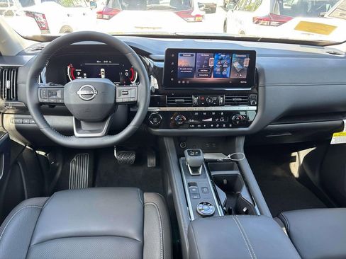 New 2026 Nissan Pathfinder SL AWD/4WD image 9