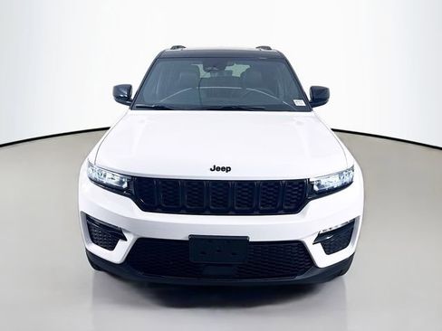 New 2025 Jeep Grand Cherokee Limited image 2