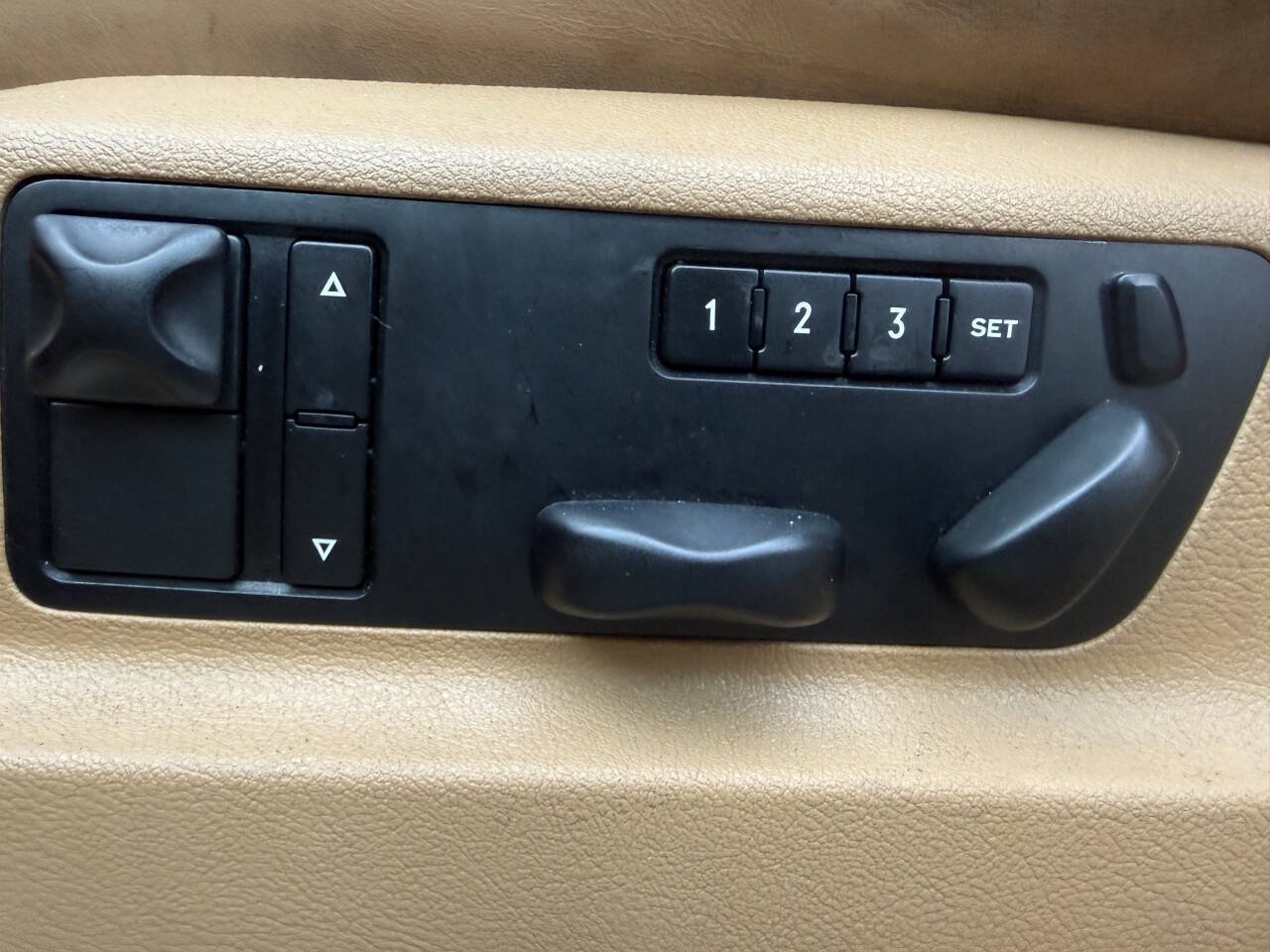 Used 2009 Porsche Cayenne GTS AWD/4WD image 8