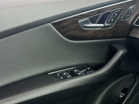 Used 2020 Audi Q8 Premium w/ Black Optic Package image 15