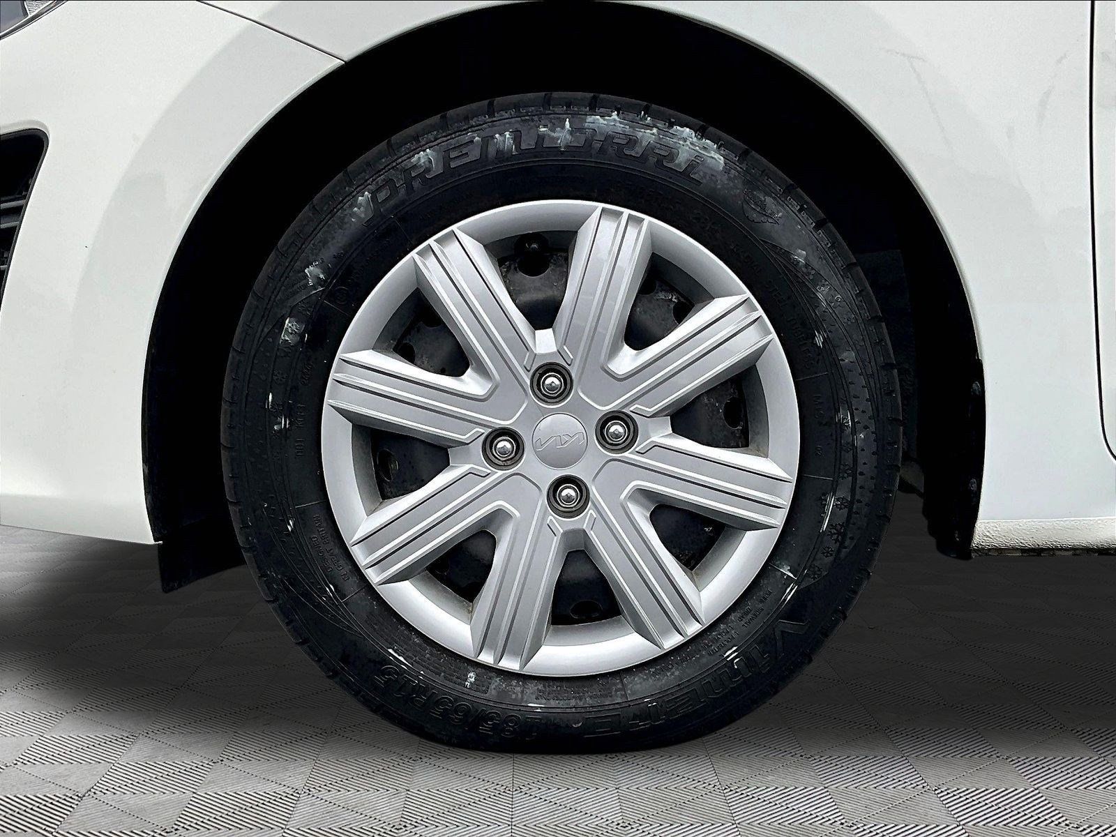 Used 2023 Kia Rio S FWD image 31