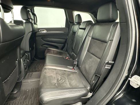 Used 2018 Jeep Grand Cherokee Altitude image 15