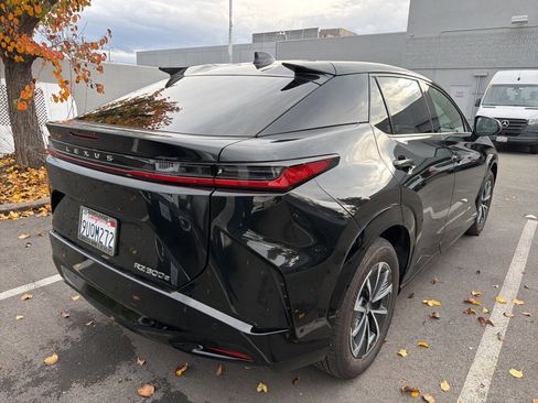 Used 2025 Lexus RZ 300e image 5