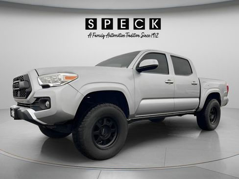 Used 2022 Toyota Tacoma SR image 1