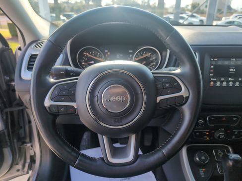 Used 2019 Jeep Compass Latitude w/ Popular Equipment Group image 18