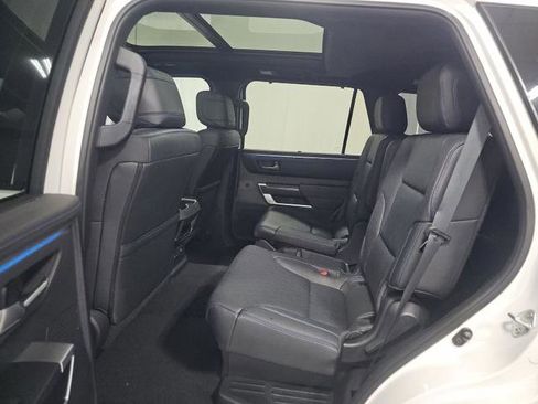 Used 2023 Toyota Sequoia Platinum image 7
