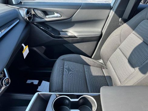 New 2027 Chevrolet Equinox LT FWD image 8