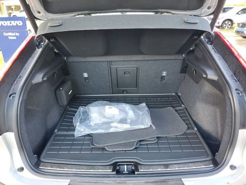 Certified 2023 Volvo C40 P8 Recharge Plus w/ Climate Package AWD/4WD image 9