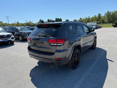 Used 2019 Jeep Grand Cherokee Altitude AWD/4WD image 5