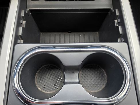 Used 2017 Nissan Titan SV RWD image 28