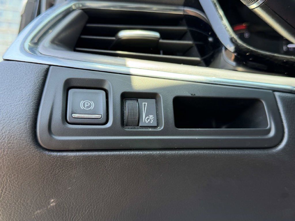 Used 2019 Cadillac XT5 Luxury AWD/4WD image 24