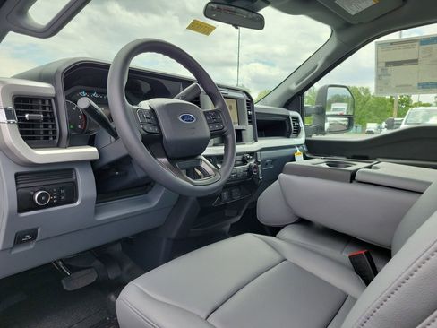 New 2026 Ford F550 4x4 Regular Cab Super Duty image 16