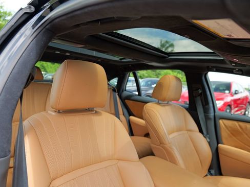 Used 2024 Lexus LS 500 AWD w/ Interior Upgrade Package image 38